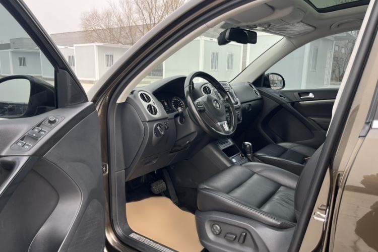 Used Volkswagen Tiguan 2015 1.8TSI Automatic Two-Wheel Drive Comfort Edition Interior 10