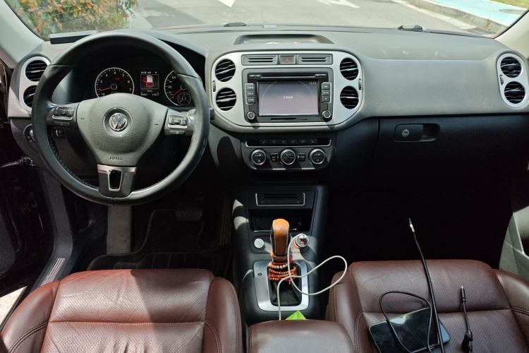 Used Volkswagen Tiguan 2015 1.8TSI Automatic Two-Wheel Drive Luxury Model Interior 2