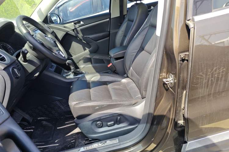 Used Volkswagen Tiguan 2015 1.8TSI Automatic Two-Wheel Drive Luxury Model Interior 2
