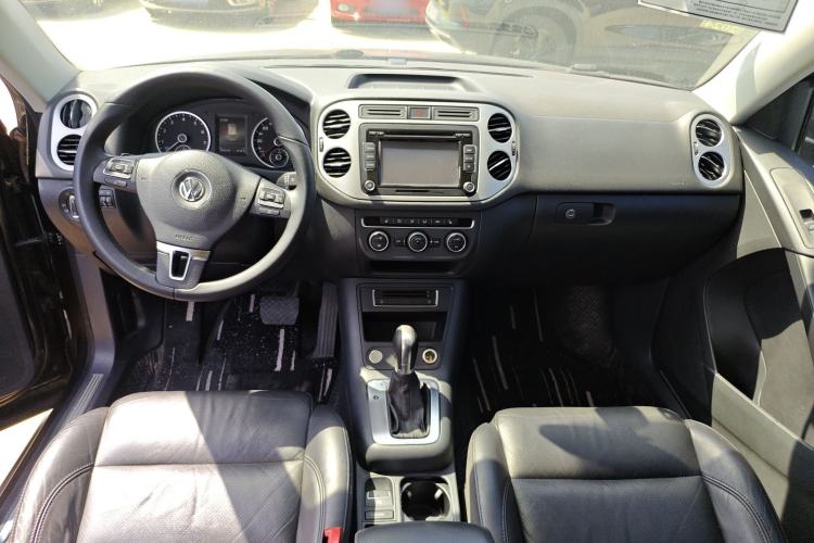 Used Volkswagen Tiguan 2015 1.8TSI Automatic Two-Wheel Drive Luxury Model Interior 3