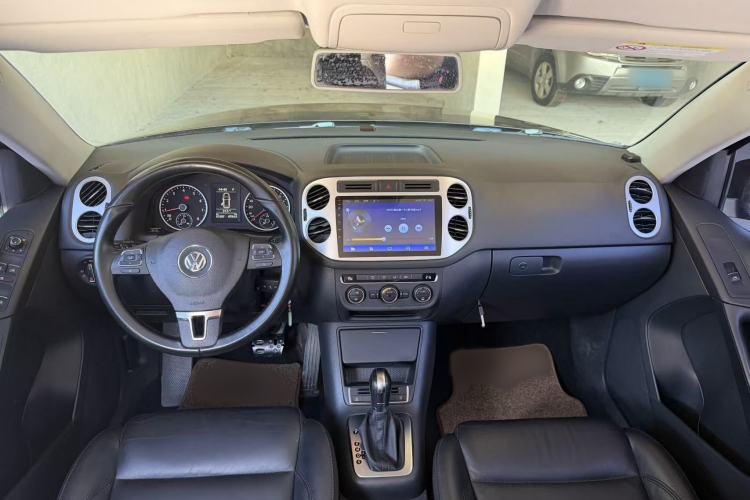 Used Volkswagen Tiguan 2015 1.8TSI Automatic Two-Wheel Drive Comfort Edition Interior 3