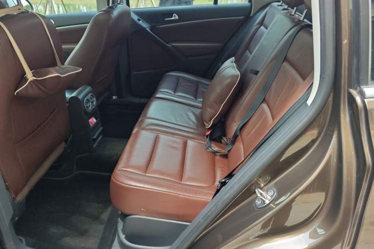 Used Volkswagen Tiguan 2015 1.8TSI Automatic Two-Wheel Drive Luxury Model Interior 4