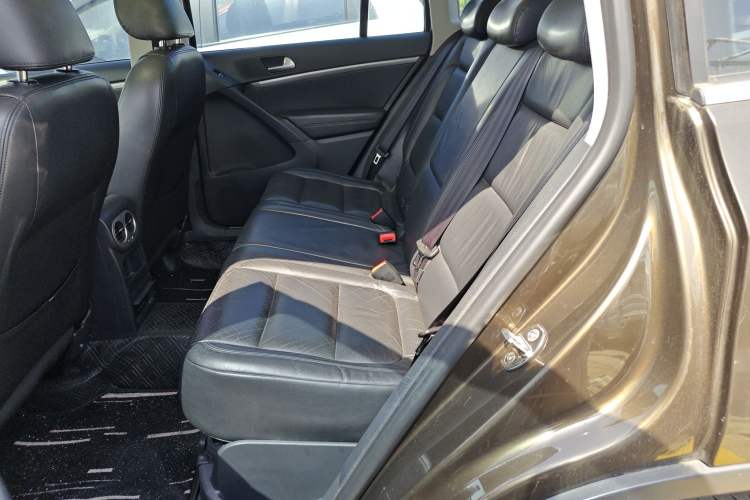 Used Volkswagen Tiguan 2015 1.8TSI Automatic Two-Wheel Drive Luxury Model Interior 4