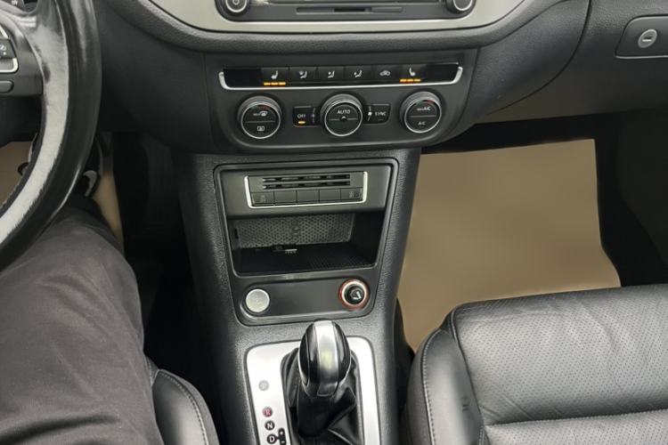 Used Volkswagen Tiguan 2015 1.8TSI Automatic Two-Wheel Drive Comfort Edition Interior 7