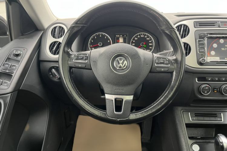 Used Volkswagen Tiguan 2015 1.8TSI Automatic Two-Wheel Drive Comfort Edition Interior 8