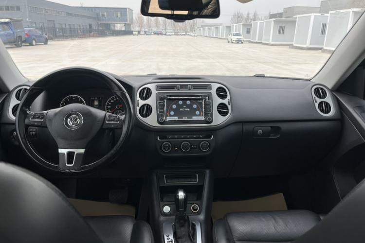 Used Volkswagen Tiguan 2015 1.8TSI Automatic Two-Wheel Drive Comfort Edition Interior 9