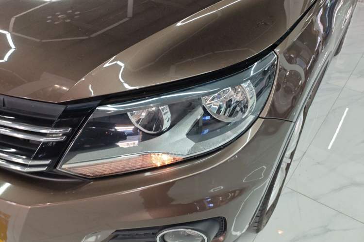 Used Volkswagen Tiguan 2015 2.0 TSI Comfort Edition Left Front Headlight