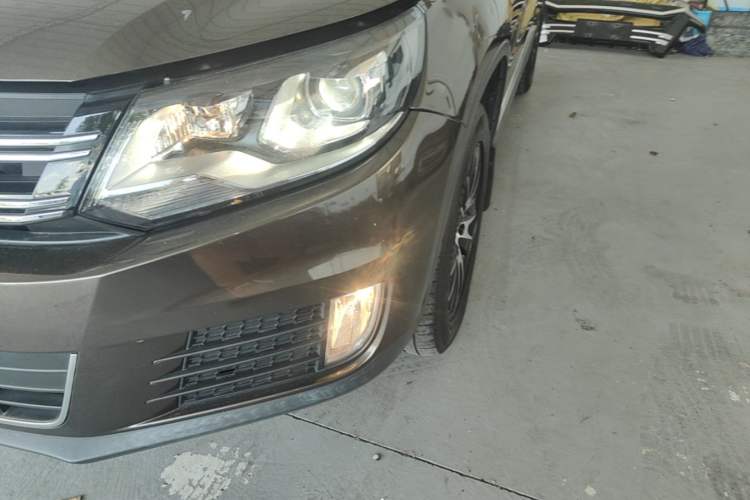 Used Volkswagen Tiguan 2015 1.8TSI Automatic Two-Wheel Drive Luxury Model Left Front Headlight