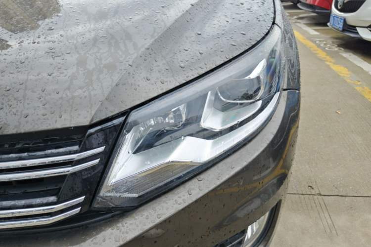 Used Volkswagen Tiguan 2015 1.8TSI Automatic Two-Wheel Drive Trend Edition Left Front Headlight