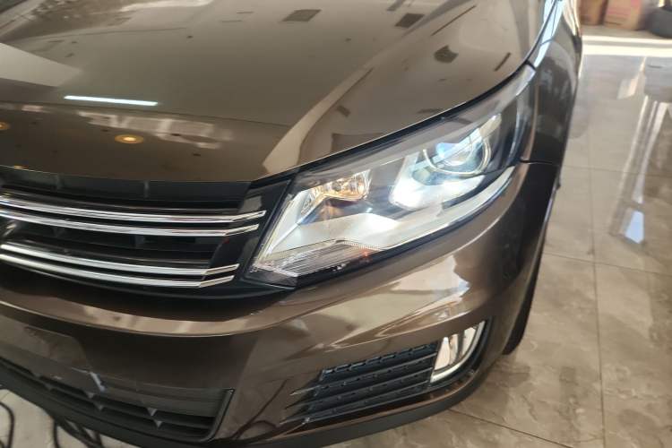 Used Volkswagen Tiguan 2015 1.8TSI Automatic Two-Wheel Drive Trend Edition Left Front Headlight