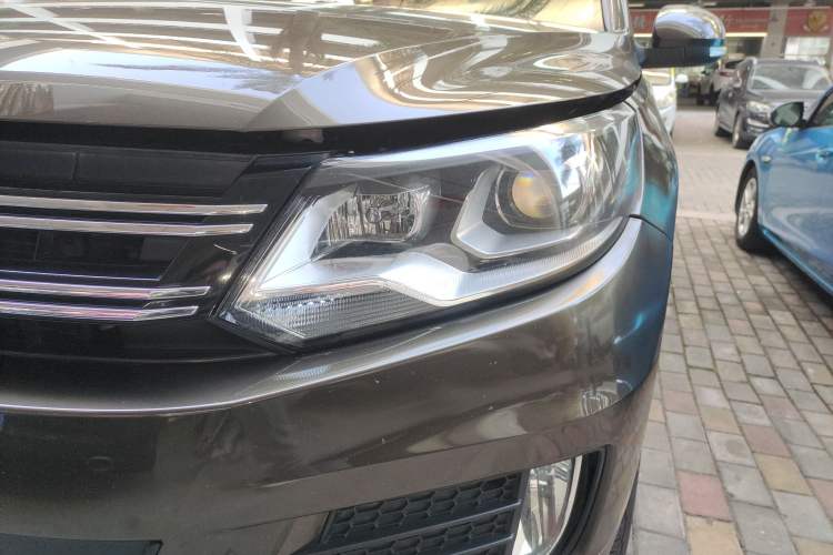 Used Volkswagen Tiguan 2015 1.8TSI Automatic Two-Wheel Drive Trend Edition Left Front Headlight