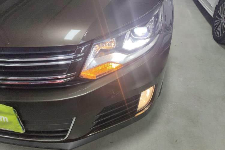Used Volkswagen Tiguan 2015 1.8TSI Automatic Two-Wheel Drive Trend Edition Left Front Headlight