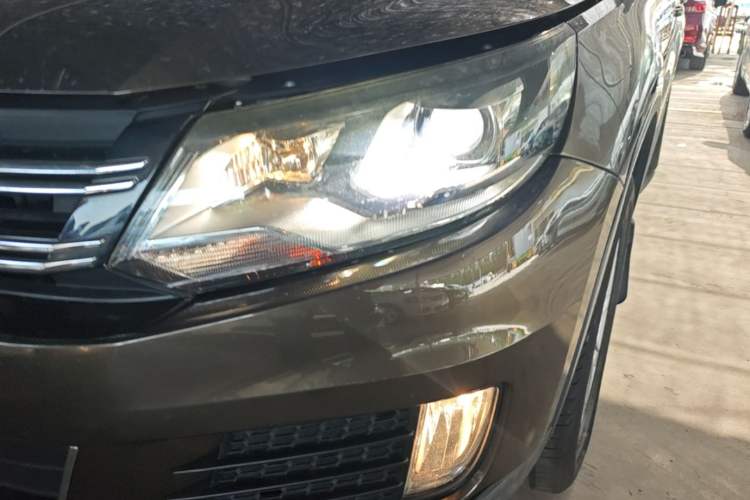 Used Volkswagen Tiguan 2015 1.8TSI Automatic Two-Wheel Drive Comfort Edition Left Front Headlight