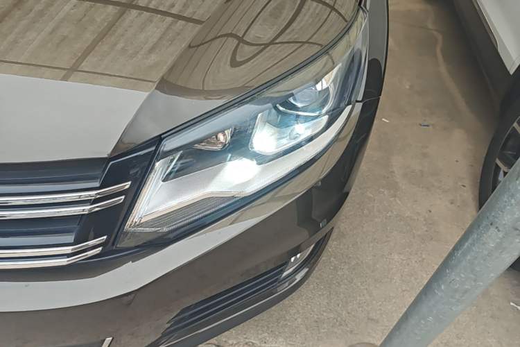 Used Volkswagen Tiguan 2015 1.8TSI Automatic Two-Wheel Drive Luxury Model Left Front Headlight
