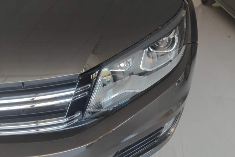 Used Volkswagen Tiguan 2015 1.8TSI Automatic Two-Wheel Drive Luxury Model Left Front Headlight