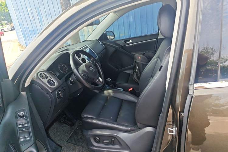 Used Volkswagen Tiguan 2015 1.8TSI Automatic Two-Wheel Drive Comfort Edition Left Front Seat