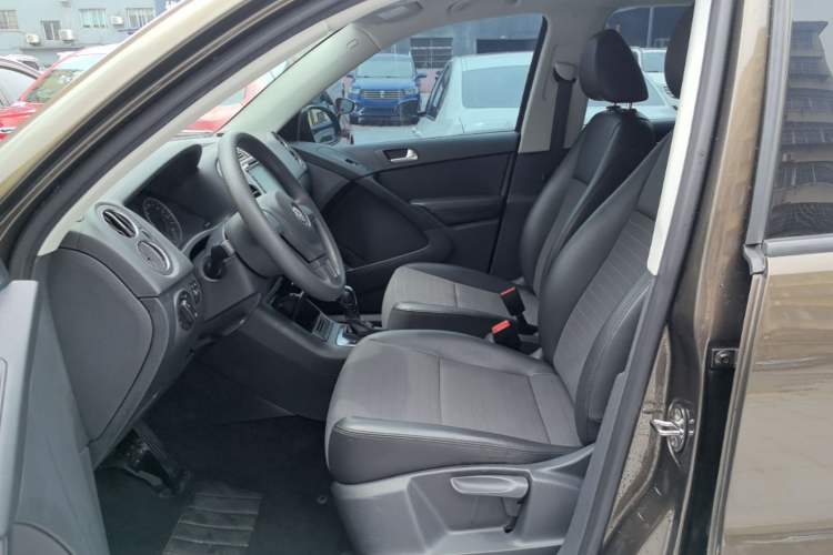 Used Volkswagen Tiguan 2015 1.8TSI Automatic Two-Wheel Drive Trend Edition Left Front Seat