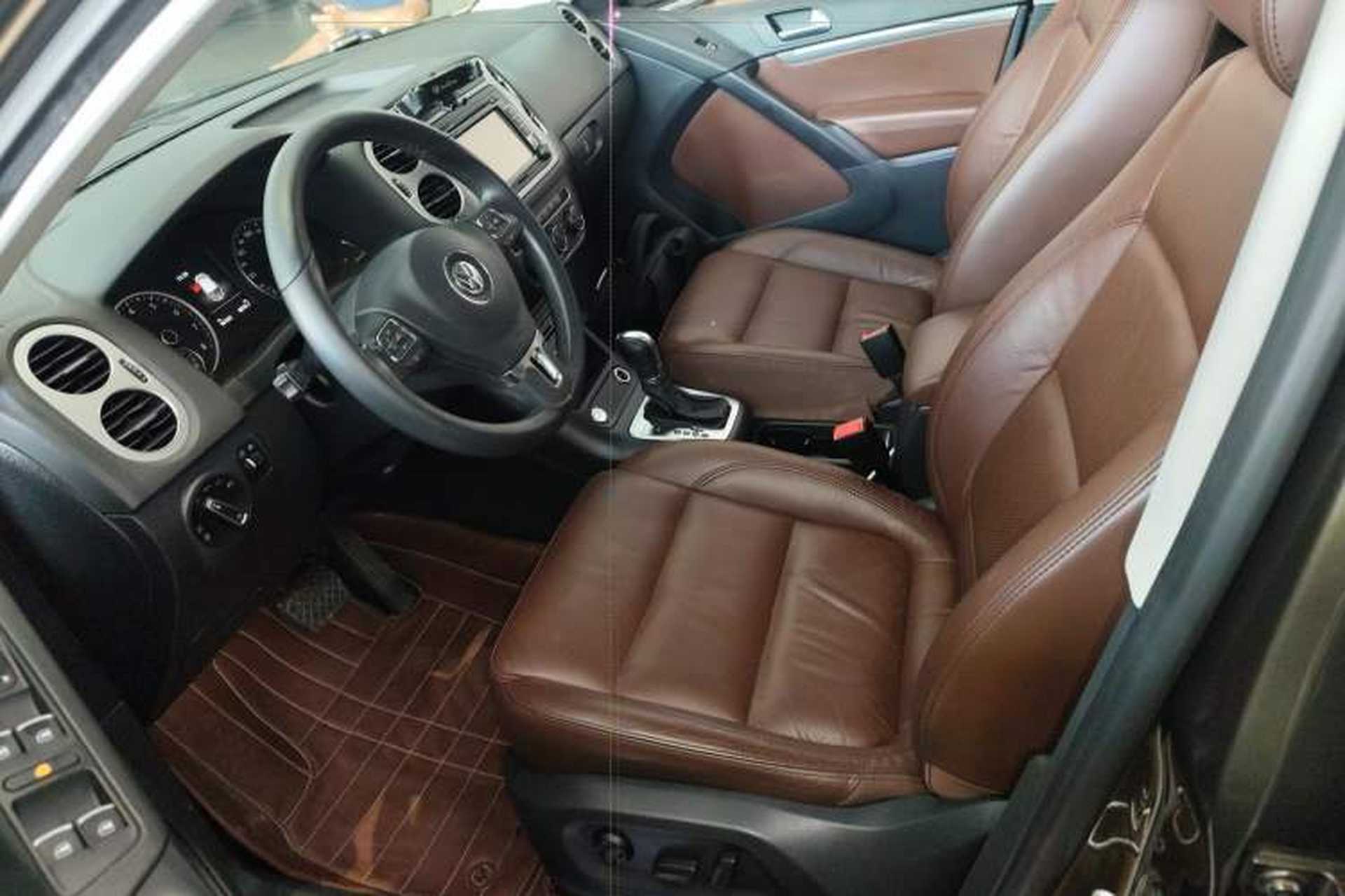 Used Volkswagen Tiguan 2015 2.0 TSI Automatic All-Wheel Drive Luxury Edition Left Front Seat