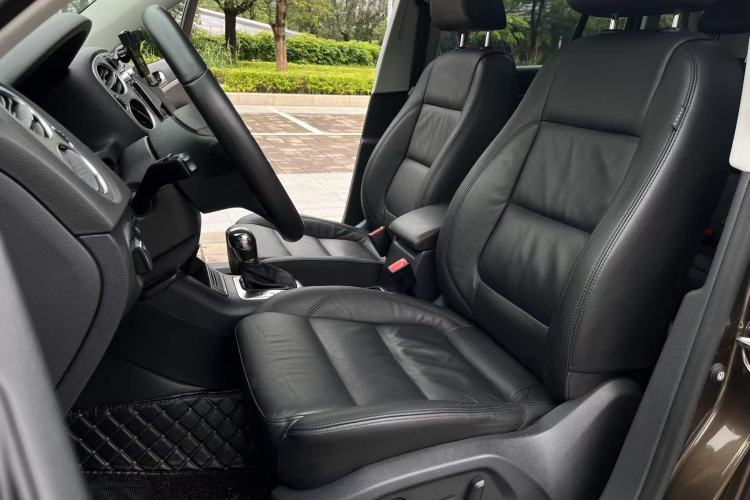 Used Volkswagen Tiguan 2015 1.8TSI Automatic Two-Wheel Drive Comfort Edition Left Front Seat