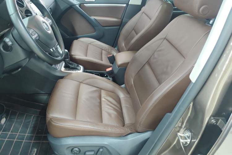 Used Volkswagen Tiguan 2015 2.0 TSI Comfort Edition Left Front Seat