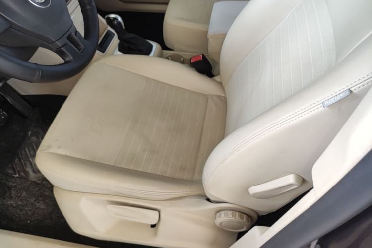 Used Volkswagen Tiguan 2015 1.8TSI Automatic Two-Wheel Drive Trend Edition Left Front Seat