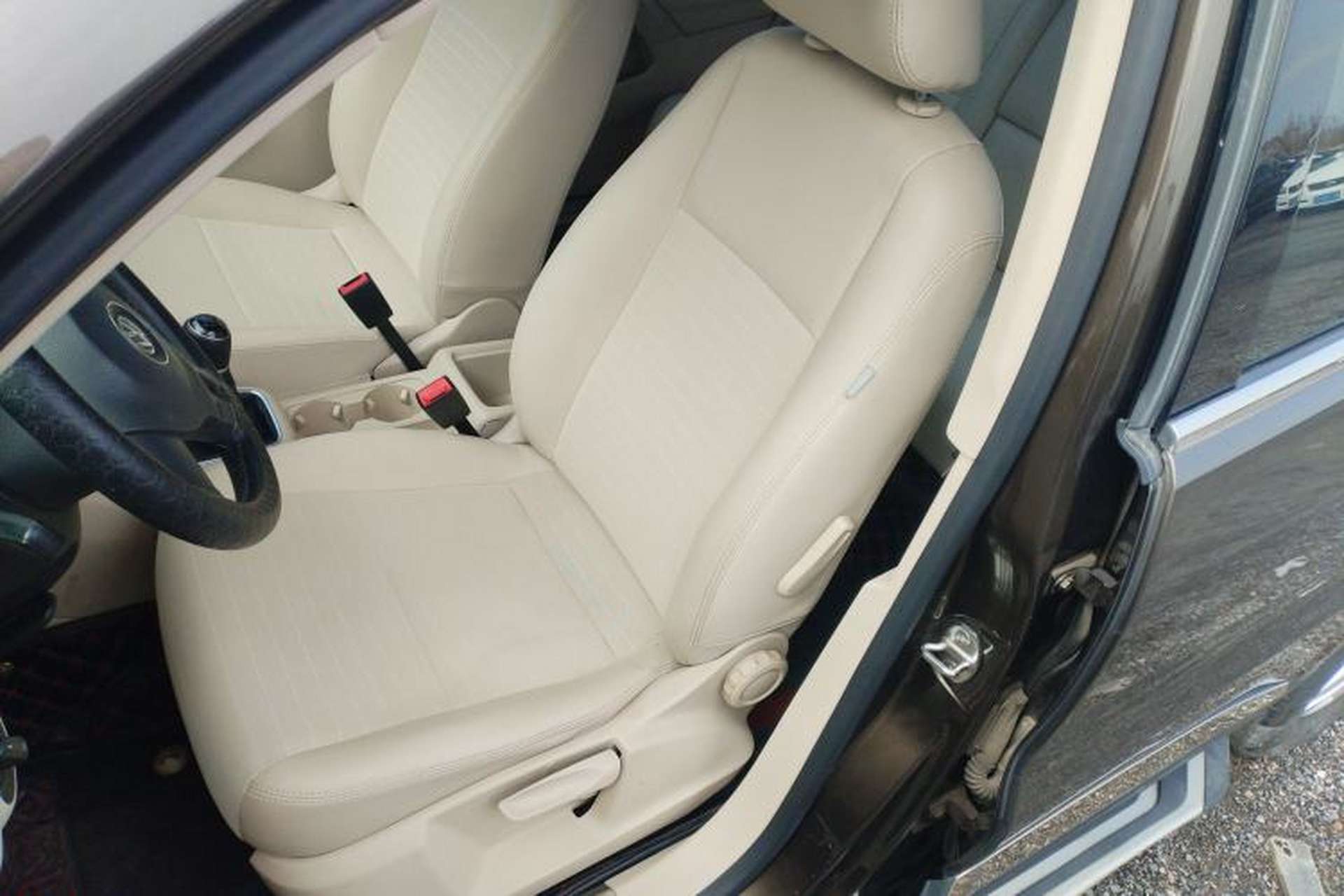 Used Volkswagen Tiguan 2015 1.8TSI Manual Two-Wheel Drive Fashion Edition Left Front Seat