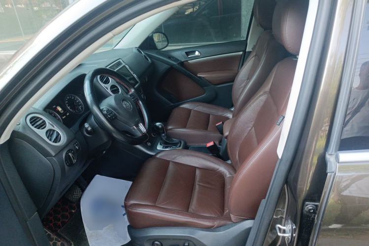 Used Volkswagen Tiguan 2015 1.8TSI Automatic All-Wheel-Drive Luxury Model Left Front Seat