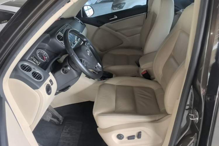 Used Volkswagen Tiguan 2015 1.8TSI Automatic Two-Wheel Drive Comfort Edition Left Front Seat