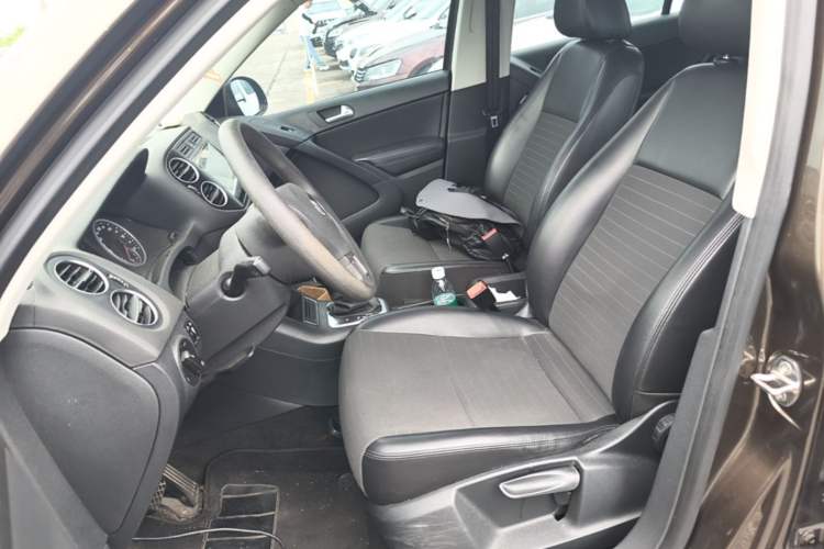 Used Volkswagen Tiguan 2015 1.8TSI Automatic Two-Wheel Drive Trend Edition Left Front Seat