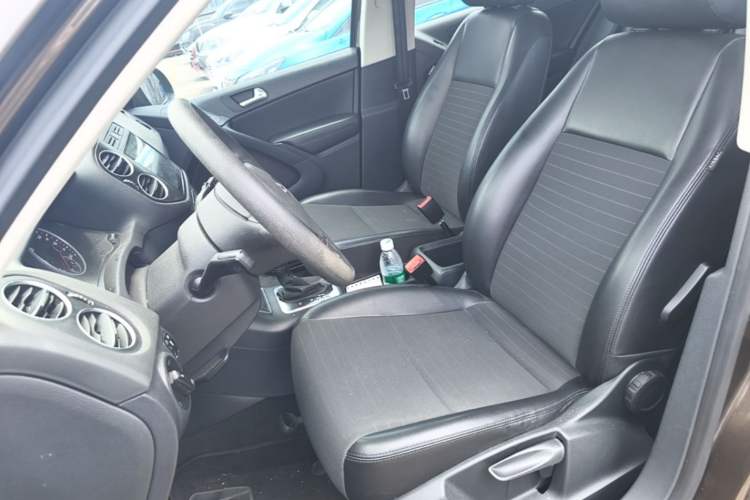 Used Volkswagen Tiguan 2015 1.8TSI Automatic Two-Wheel Drive Trend Edition Left Front Seat