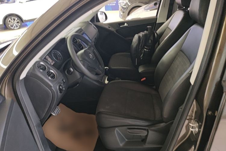 Used Volkswagen Tiguan 2015 1.8TSI Automatic Two-Wheel Drive Trend Edition Left Front Seat