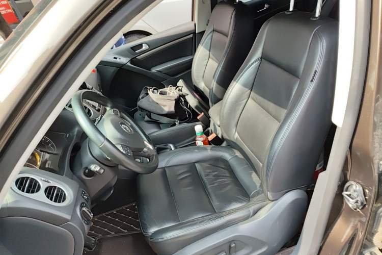 Used Volkswagen Tiguan 2015 1.8TSI Automatic Two-Wheel Drive Luxury Model Left Front Seat