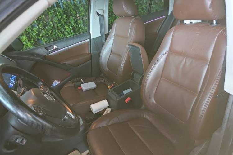 Used Volkswagen Tiguan 2015 1.8TSI Automatic All-Wheel-Drive Luxury Model Left Front Seat
