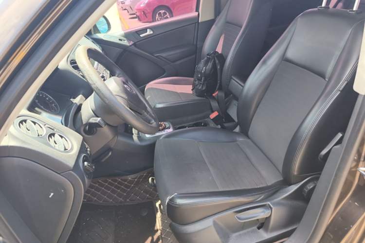 Used Volkswagen Tiguan 2015 1.8TSI Automatic Two-Wheel Drive Trend Edition Left Front Seat
