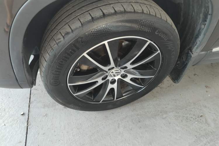 Used Volkswagen Tiguan 2015 1.8TSI Automatic Two-Wheel Drive Luxury Model Left Front Wheel Hub