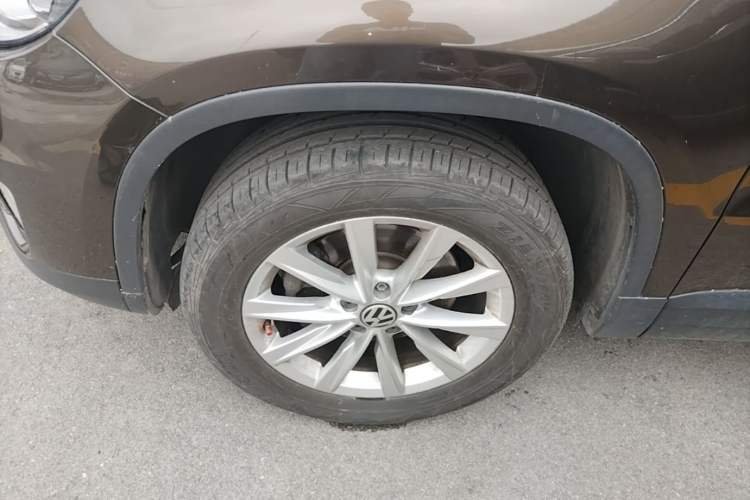 Used Volkswagen Tiguan 2015 1.8TSI Automatic Two-Wheel Drive Comfort Edition Left Front Wheel Hub