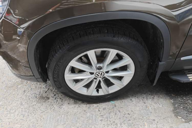 Used Volkswagen Tiguan 2015 1.8TSI Automatic Two-Wheel Drive Comfort Edition Left Front Wheel Hub