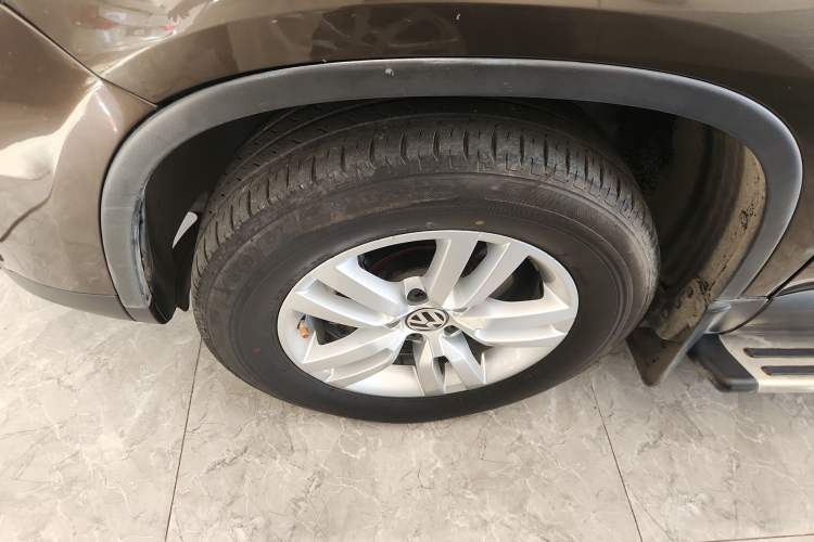 Used Volkswagen Tiguan 2015 1.8TSI Automatic Two-Wheel Drive Trend Edition Left Front Wheel Hub