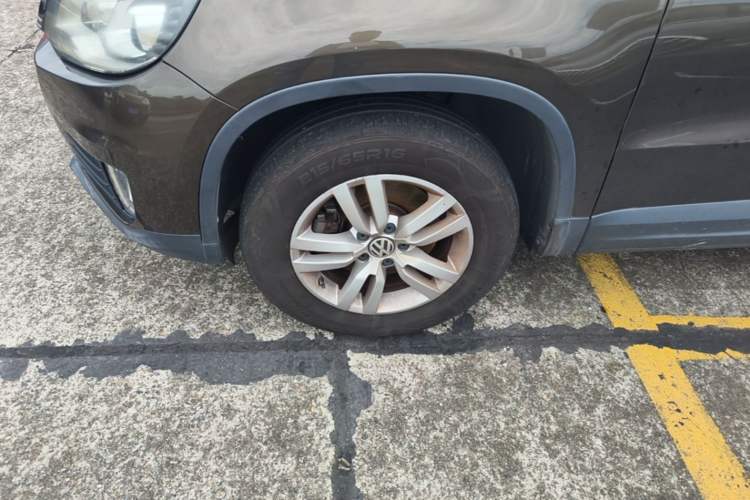 Used Volkswagen Tiguan 2015 1.8TSI Automatic Two-Wheel Drive Trend Edition Left Front Wheel Hub