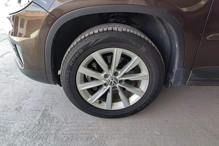 Used Volkswagen Tiguan 2015 1.8TSI Automatic Two-Wheel Drive Comfort Edition Left Front Wheel Hub