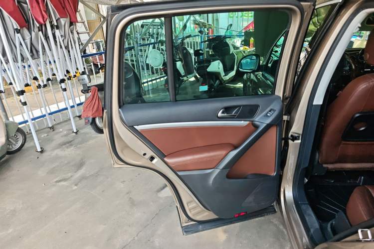 Used Volkswagen Tiguan 2015 2.0 TSI Comfort Edition Left Rear Door Interior