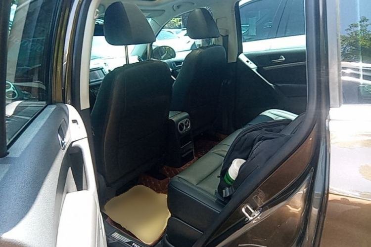 Used Volkswagen Tiguan 2015 2.0 TSI Automatic All-Wheel Drive Luxury Edition Left Rear Seat