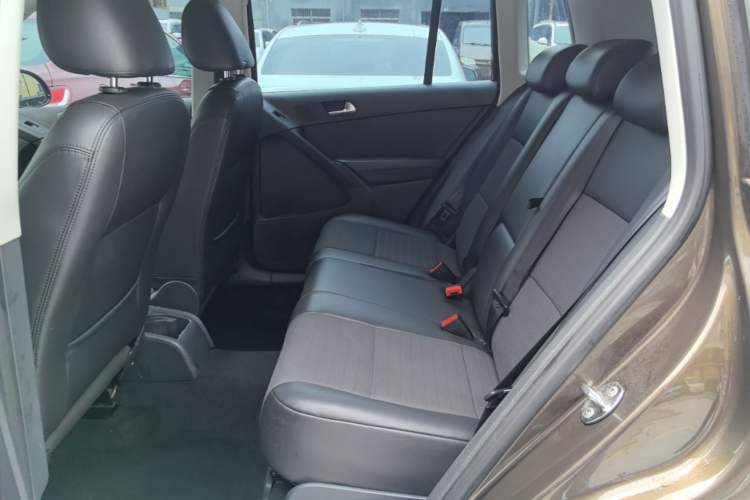 Used Volkswagen Tiguan 2015 1.8TSI Automatic Two-Wheel Drive Trend Edition Left Rear Seat