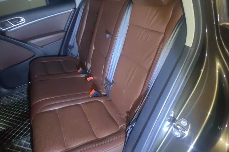Used Volkswagen Tiguan 2015 1.8TSI Automatic Two-Wheel Drive Luxury Model Left Rear Seat