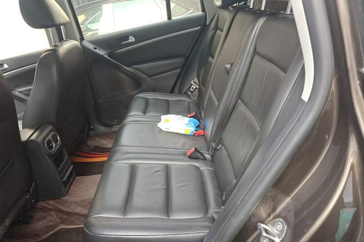Used Volkswagen Tiguan 2015 1.8TSI Automatic All-Wheel-Drive Luxury Model Left Rear Seat