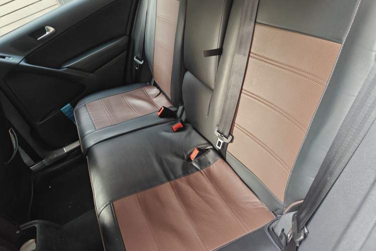 Used Volkswagen Tiguan 2015 1.8TSI Automatic Two-Wheel Drive Trend Edition Left Rear Seat