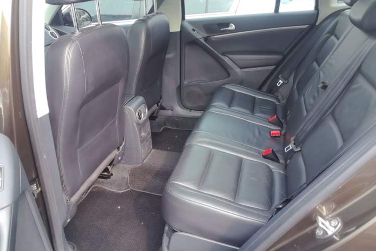 Used Volkswagen Tiguan 2015 1.8TSI Automatic Two-Wheel Drive Luxury Model Left Rear Seat