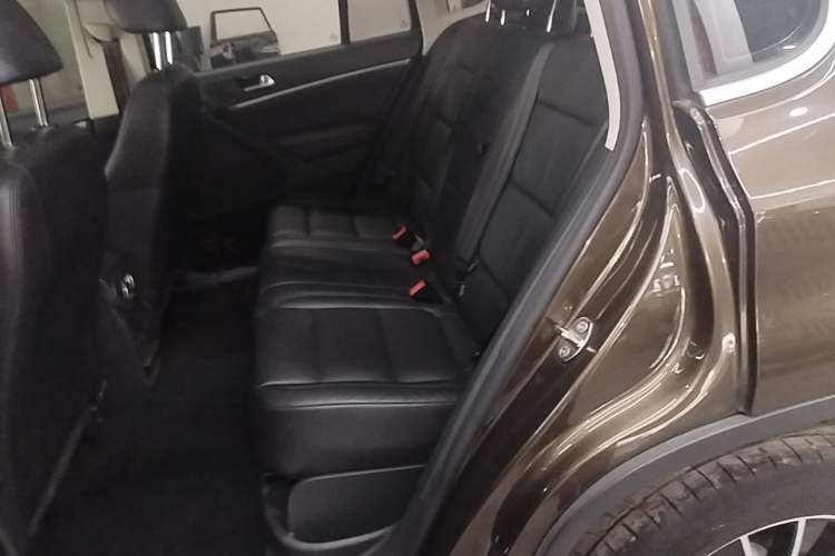 Used Volkswagen Tiguan 2015 1.8TSI Automatic Two-Wheel Drive Luxury Model Left Rear Seat