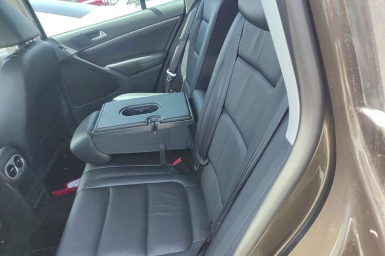 Used Volkswagen Tiguan 2015 1.8TSI Automatic Two-Wheel Drive Comfort Edition Left Rear Seat