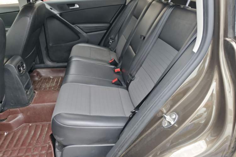 Used Volkswagen Tiguan 2015 1.8TSI Automatic Two-Wheel Drive Trend Edition Left Rear Seat